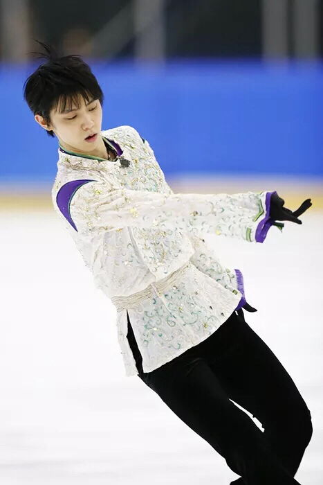 安利一個霓虹國小哥,是打破次元墻的那種好看